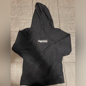 Supreme Logo Hooded Sweatshirt